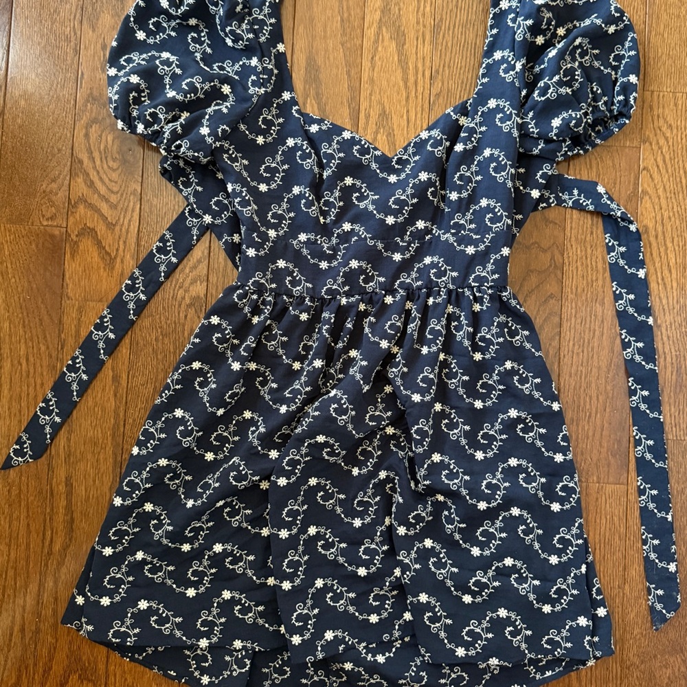 Francescas Navy and White Floral Dress with Puff Sleeves